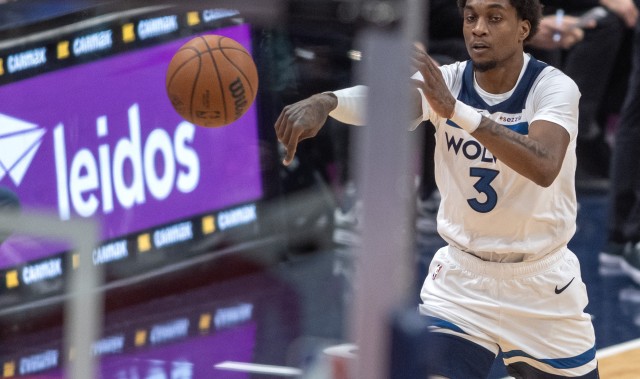 开云体育官方网址-根本顶不住！森林狼半场万箭齐发&amp;三分21中13 命中率高达61.9%