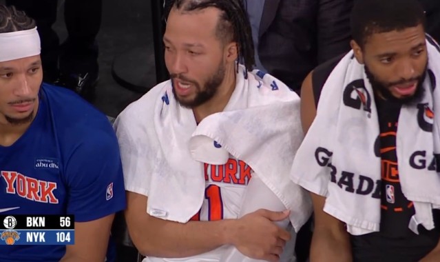 Kaiyun Sports-开云体育-脸都不要了！篮网末节打了一半依旧0分 落后尼克斯48分了！