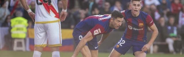 开云体育官方网址-德容回归巴萨状态回升，但反遭逼平，哈维有苦难言