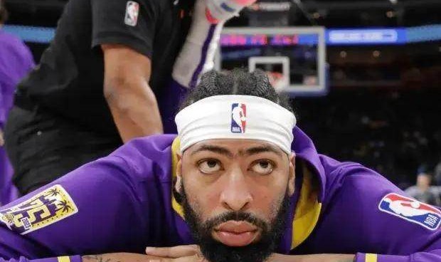 开云体育官方网址-戴维斯低迷全队懒洋洋 湖人卡位战连败形势告急