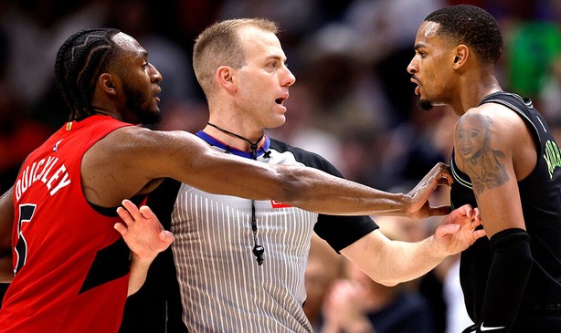 开云体育网页版入口-拉贾科维奇：不会过度解读两队冲突 球员们都很有好胜心|穆雷|伊曼纽尔·奎克利|新奥尔良鹈鹕队|多伦多猛龙队|贾马尔-穆雷_新浪体育_新浪新闻