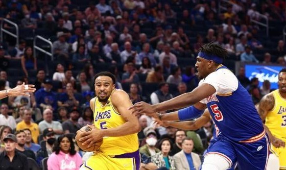 开云体育官方网-湖人黑暗中的亮光！小塔克逆袭升值有利夏天操作