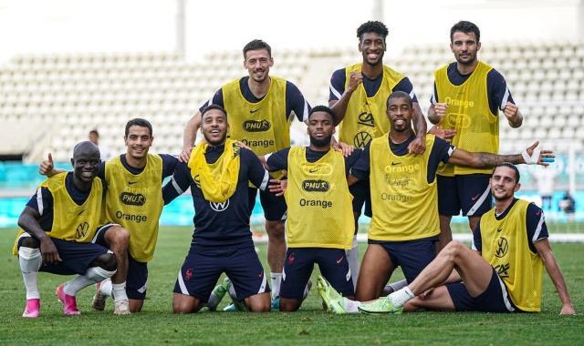 开云体育网页版入口-【前瞻】德尚或排五中卫首发 姆巴佩期待破荒