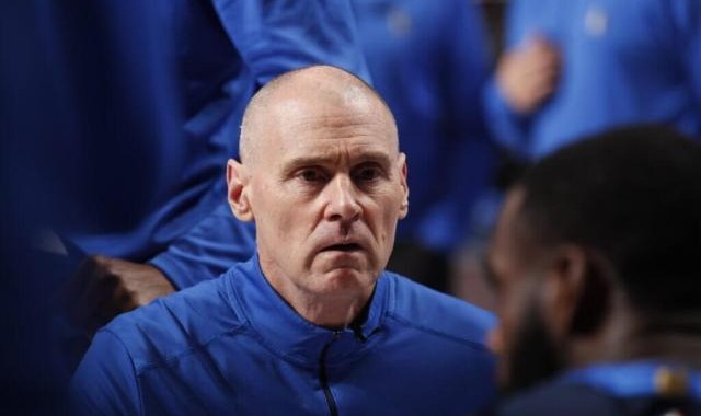 开云体育官方网-请回卡莱尔步行者志在反弹 名宿劝球员们照照镜子