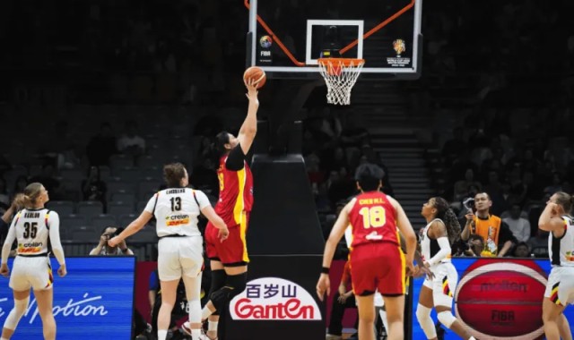 Kaiyun Sports-开云体育-媒体人：本场外线大量拒投，完全没体现投篮方面的训练成果