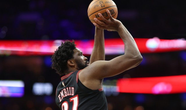 开云体育网页版入口-大帝回来了！恩比德本月5次砍下30+ 此前三个月合计仅3次