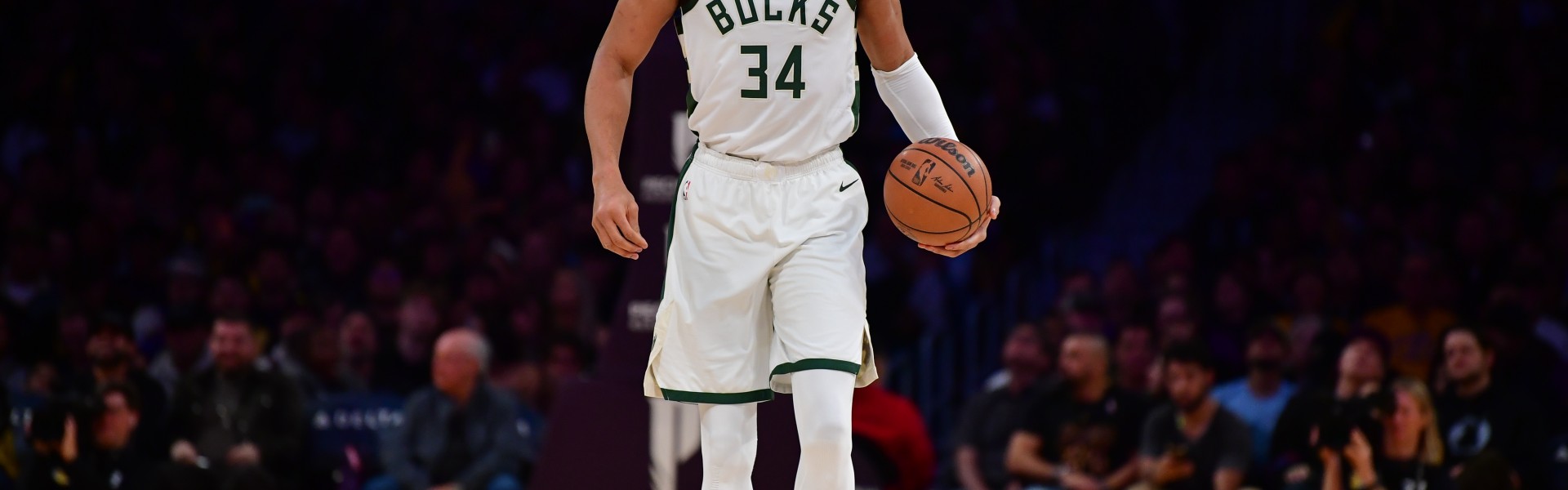 开云体育网页版入口-雄鹿今日VS森林狼！里弗斯：会将字母哥出场时间限制在30-31分钟