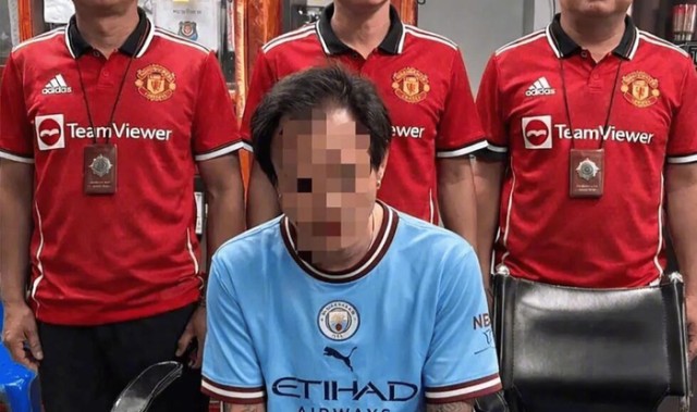 开云体育官方网址-曼城球迷涉毒被捕，泰国警方穿曼联球衣拍照|曼彻斯特|太阳报|None|利物浦|联赛杯_新浪体育_新浪新闻