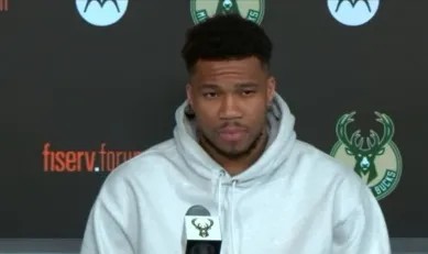 开云体育网页版入口-字母哥：今晚表现并不理想，很高兴能够尽我所能帮助队友